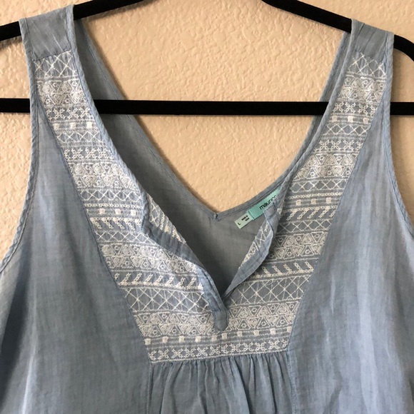 Tank - Picture 2 of 5